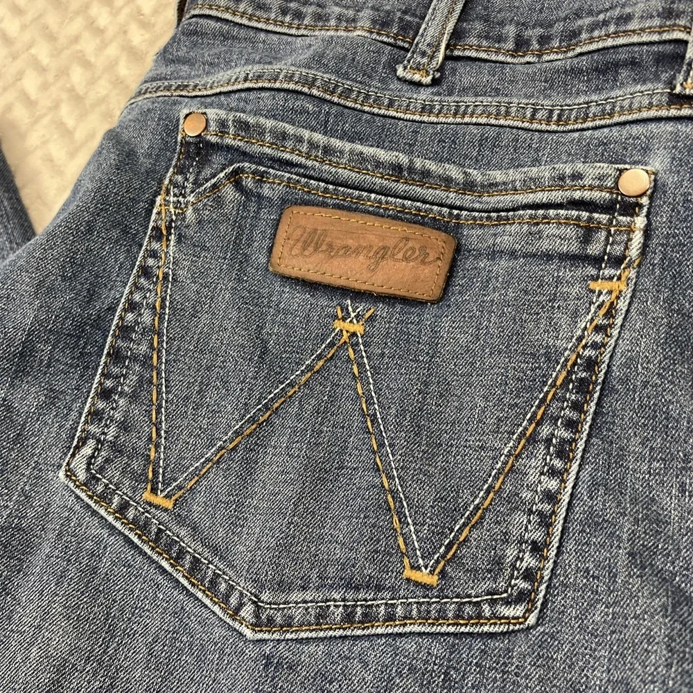 Wrangler Retro Jeans Mens 38x32 Blue Wash Slim Straight Casual Cowboy Denim